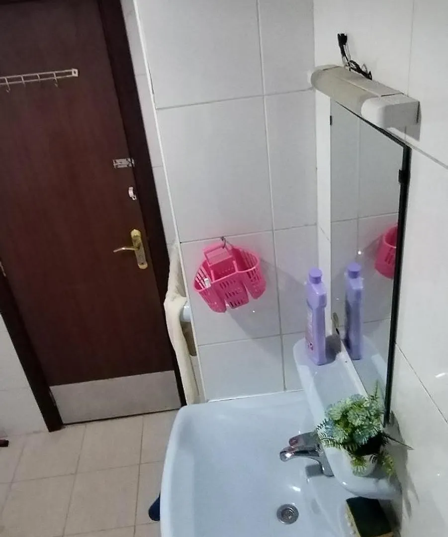 Quarto em Acomodações Particulares My Home Stay Apartment Abu Dhabi Emirados Árabes Unidos
